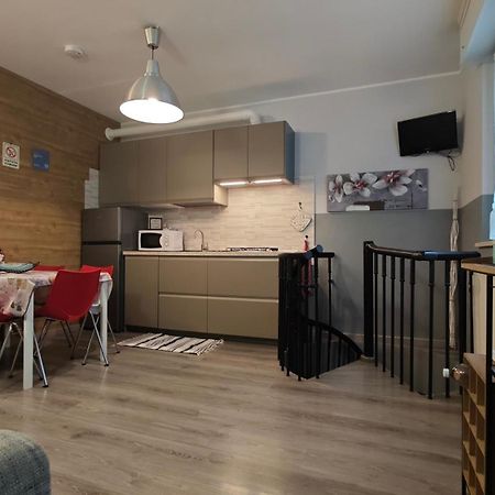 Appartamento Aleph With Private Parking, Next Train Station Como Exterior photo