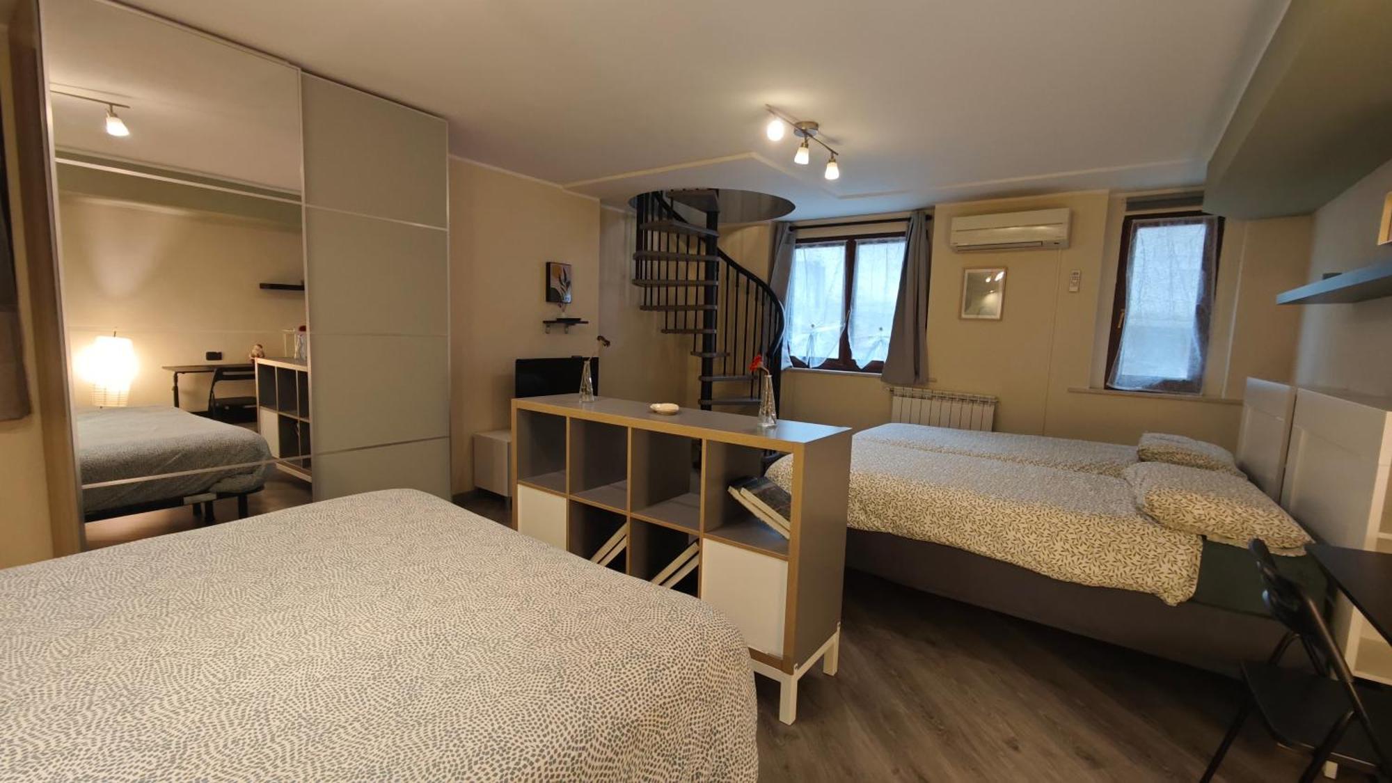 Appartamento Aleph With Private Parking, Next Train Station Como Exterior photo